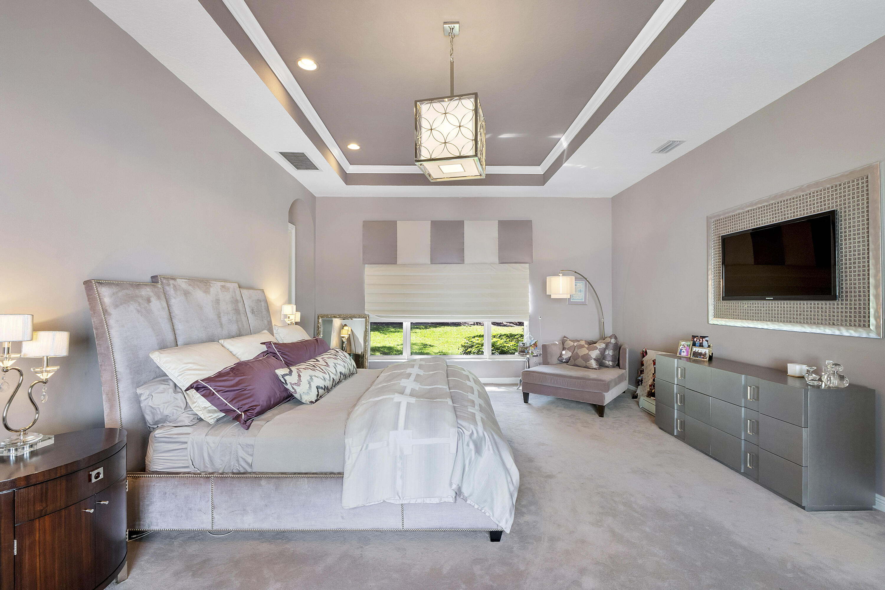 6015 Pinewood Avenue