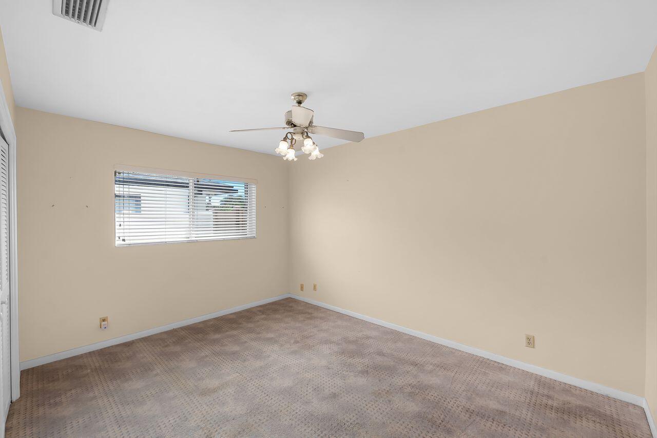 1915 NE 208th Terrace