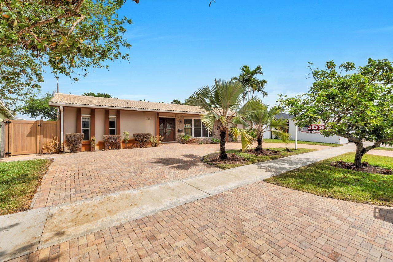 1915 NE 208th Terrace