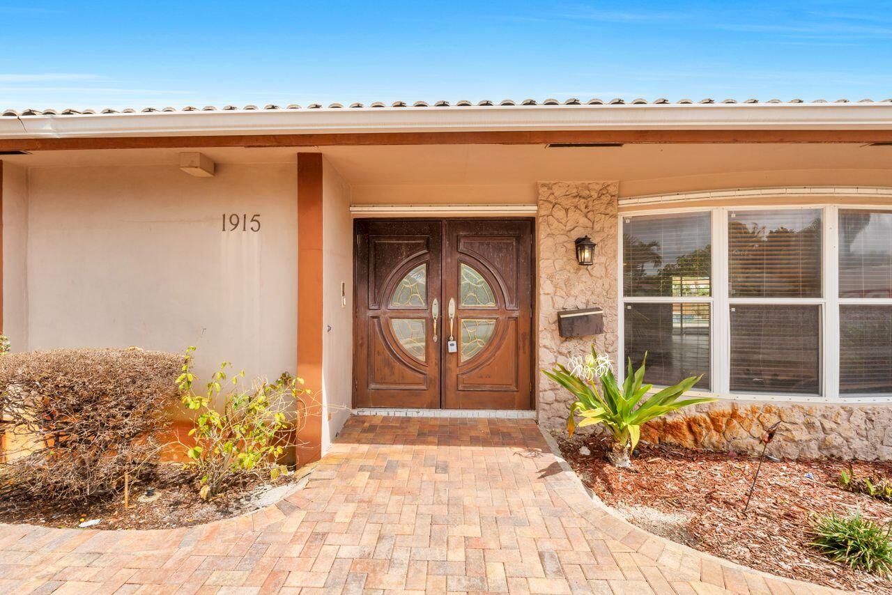 1915 NE 208th Terrace