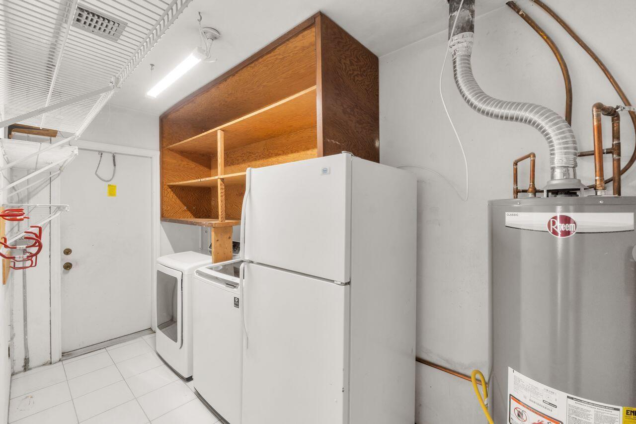 1915 NE 208th Terrace