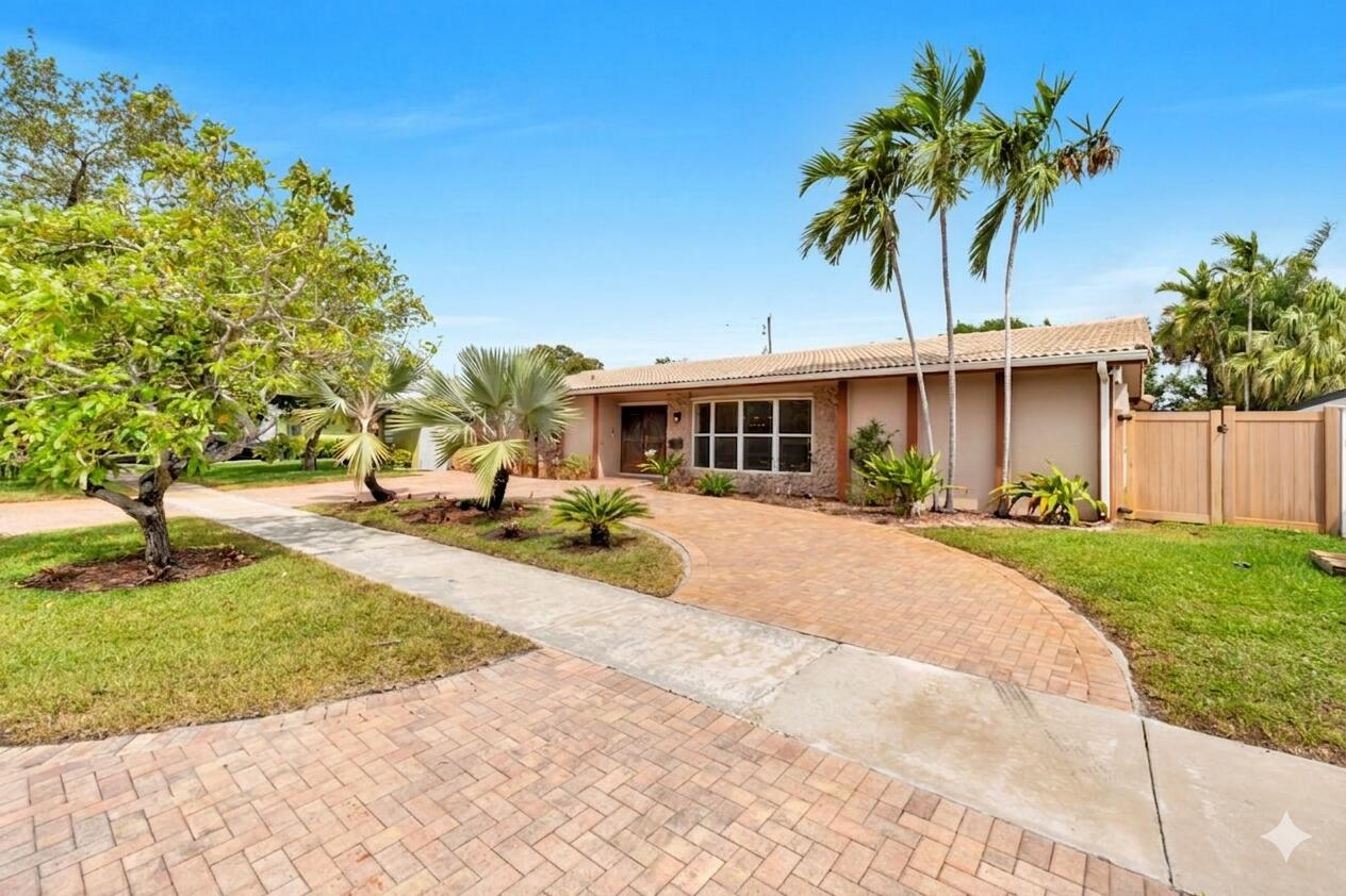 1915 NE 208th Terrace