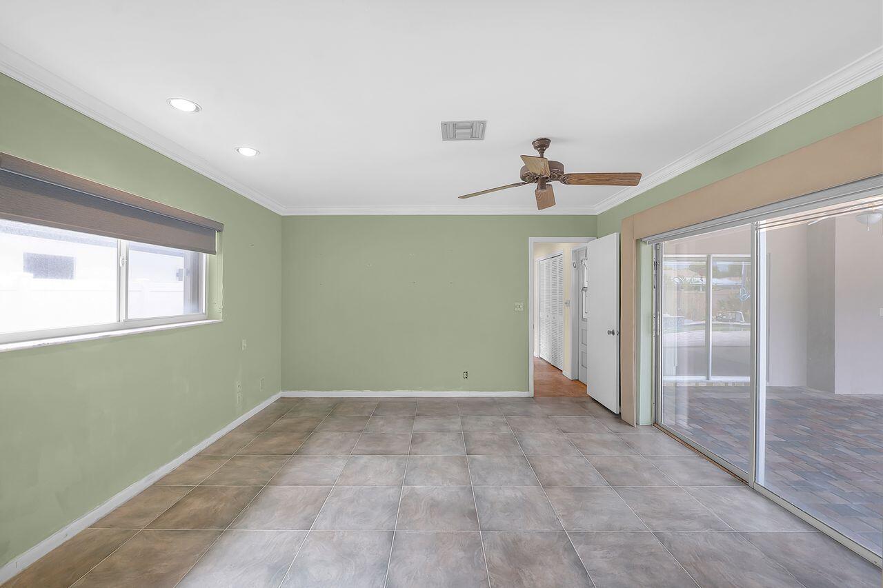 1915 NE 208th Terrace