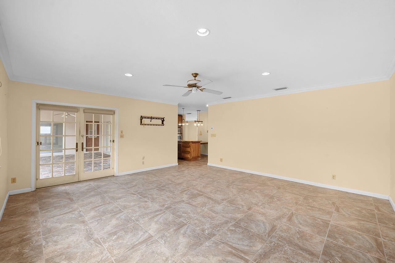 1915 NE 208th Terrace