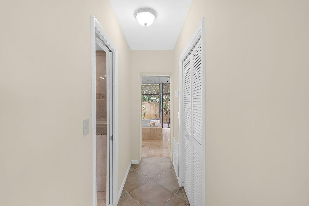 1915 NE 208th Terrace