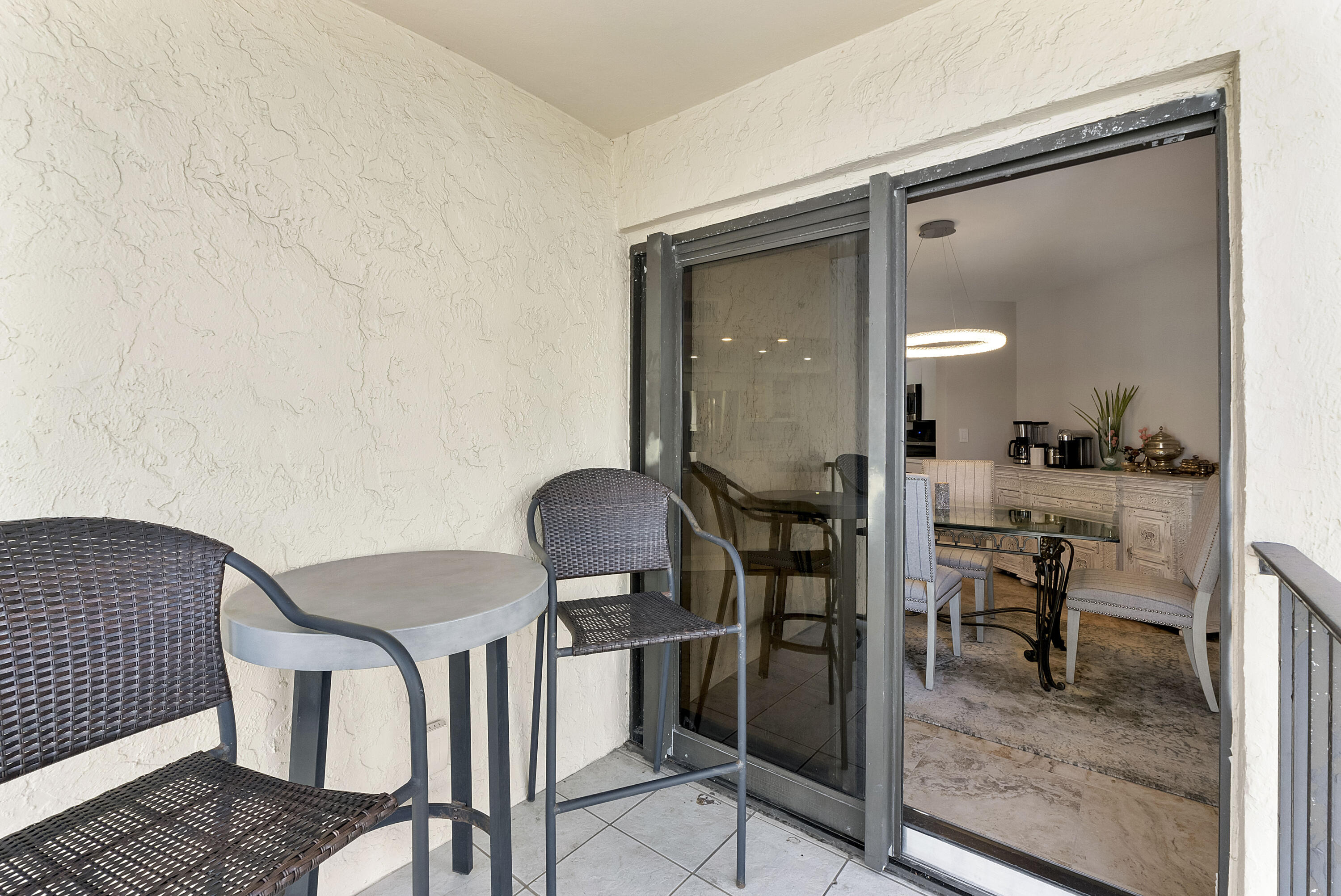 501 N Riverside Drive 203