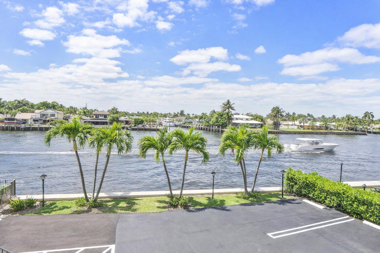 501 N Riverside Drive 203