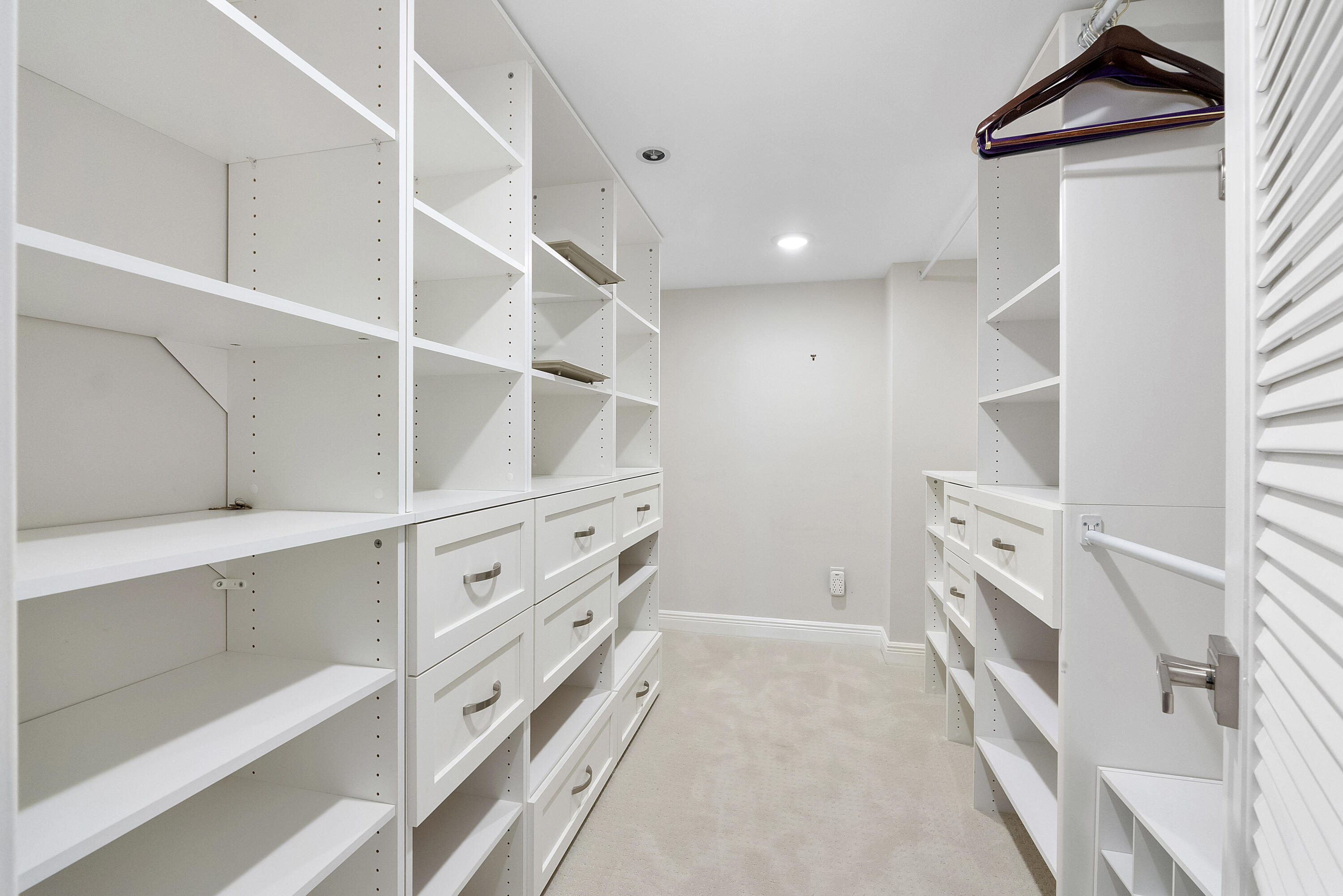 501 N Riverside Drive 203