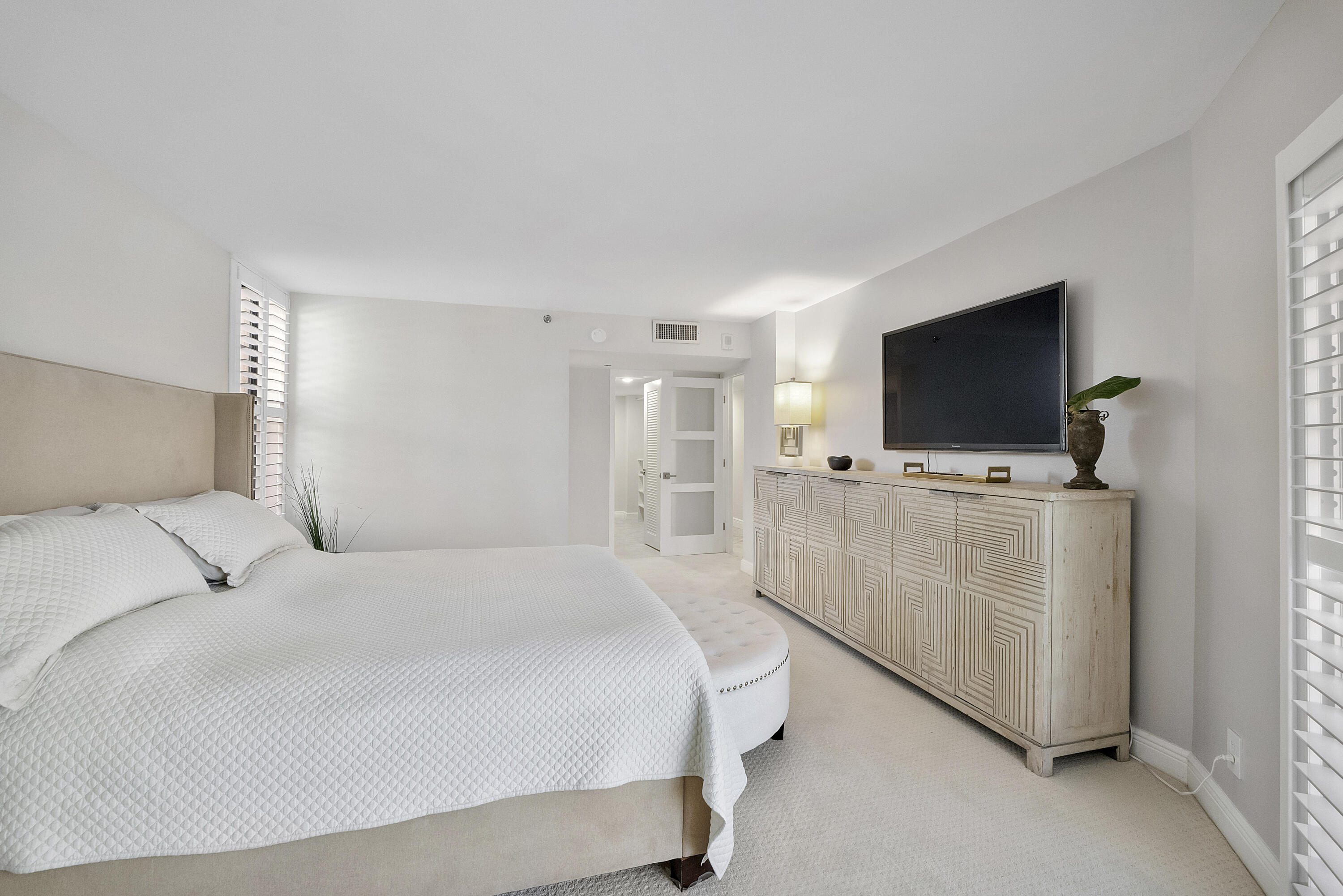 501 N Riverside Drive 203