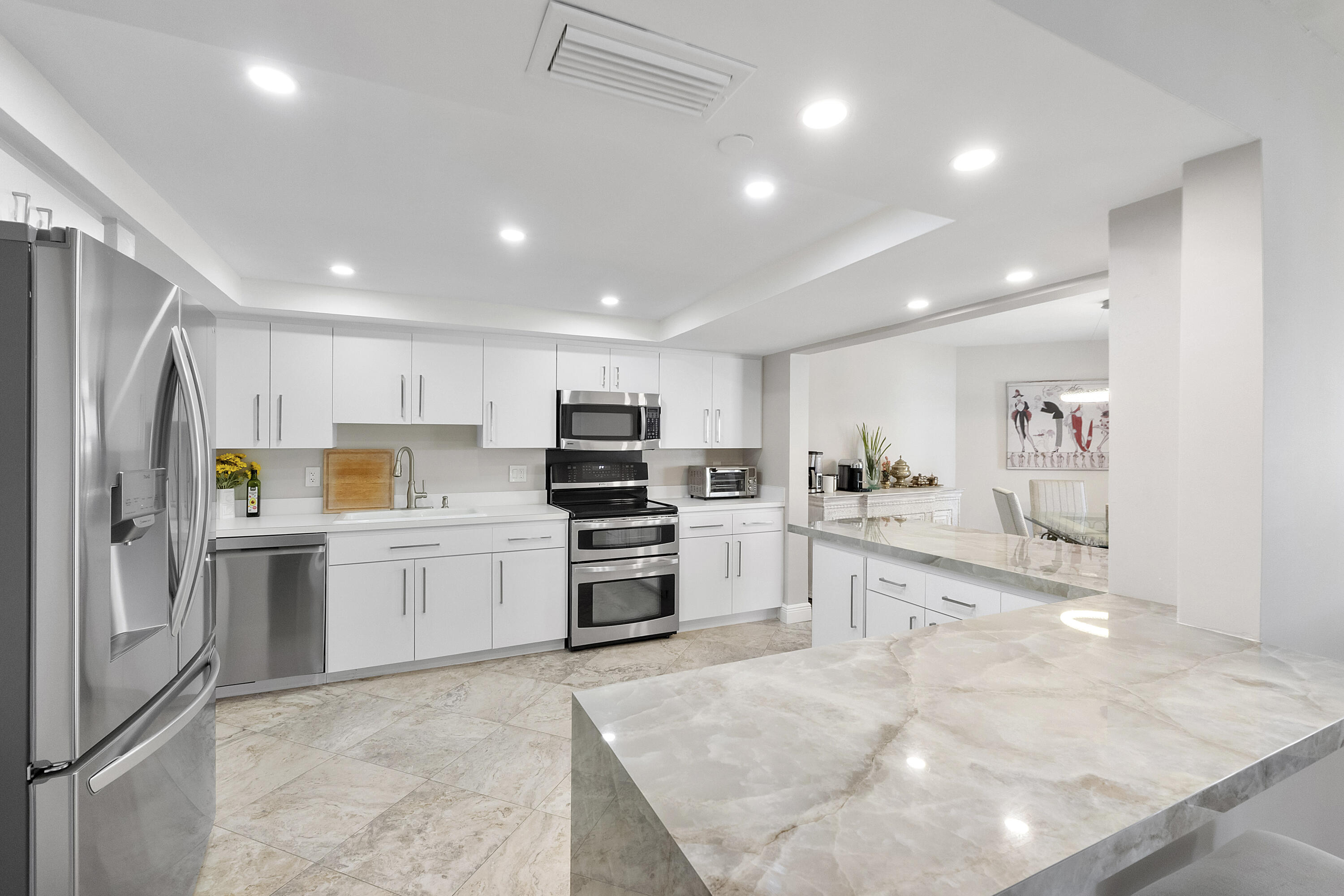 501 N Riverside Drive 203