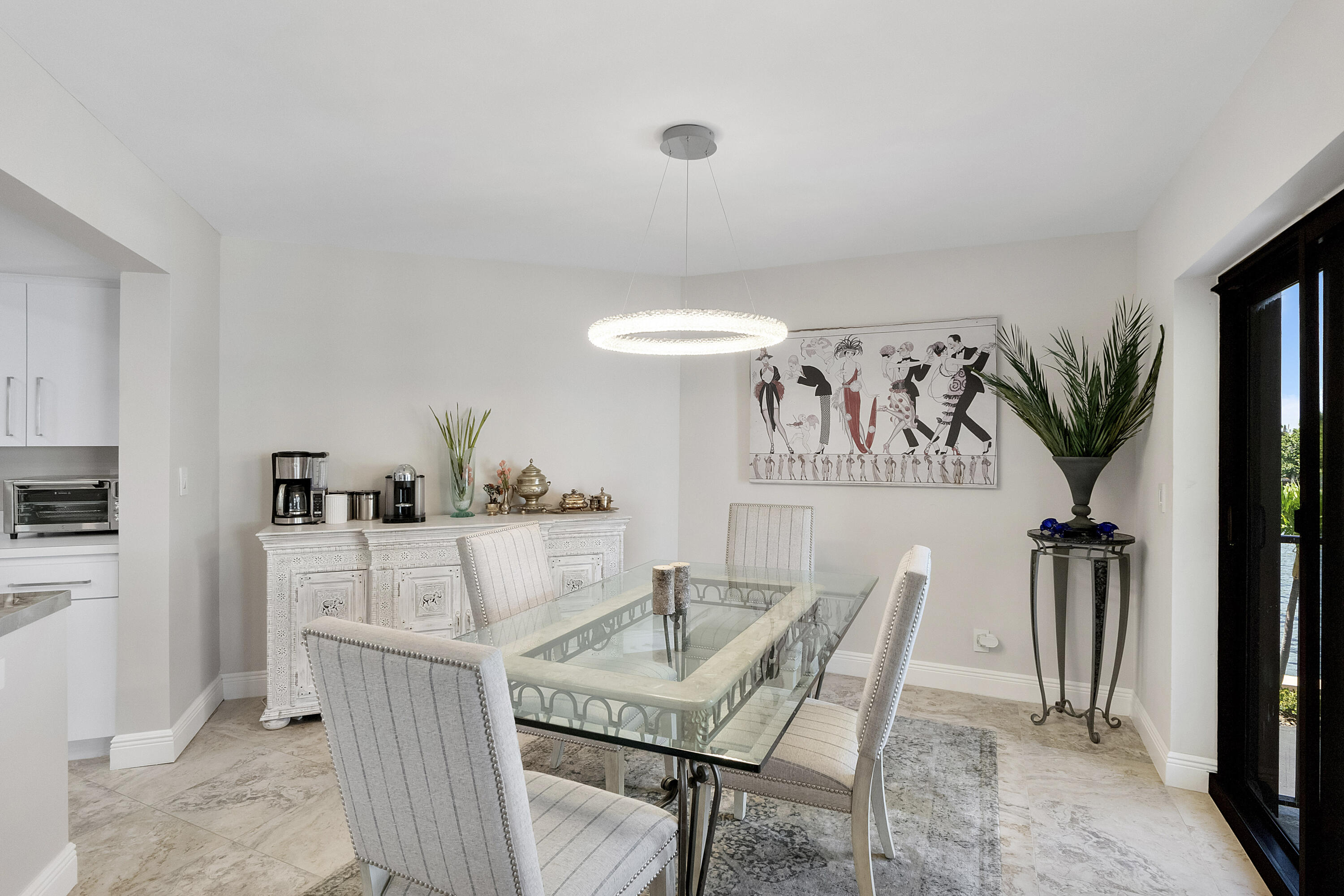 501 N Riverside Drive 203