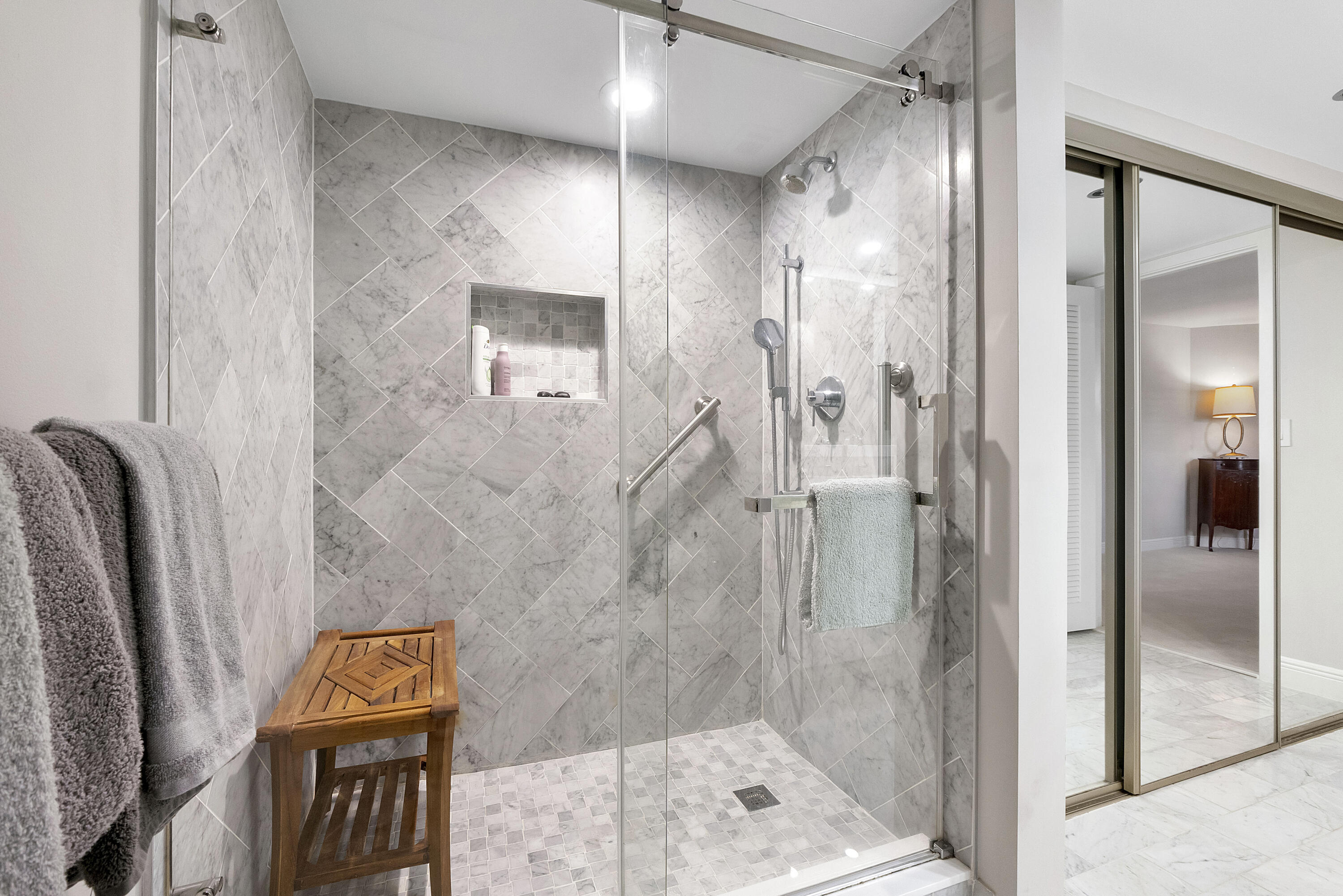 501 N Riverside Drive 203