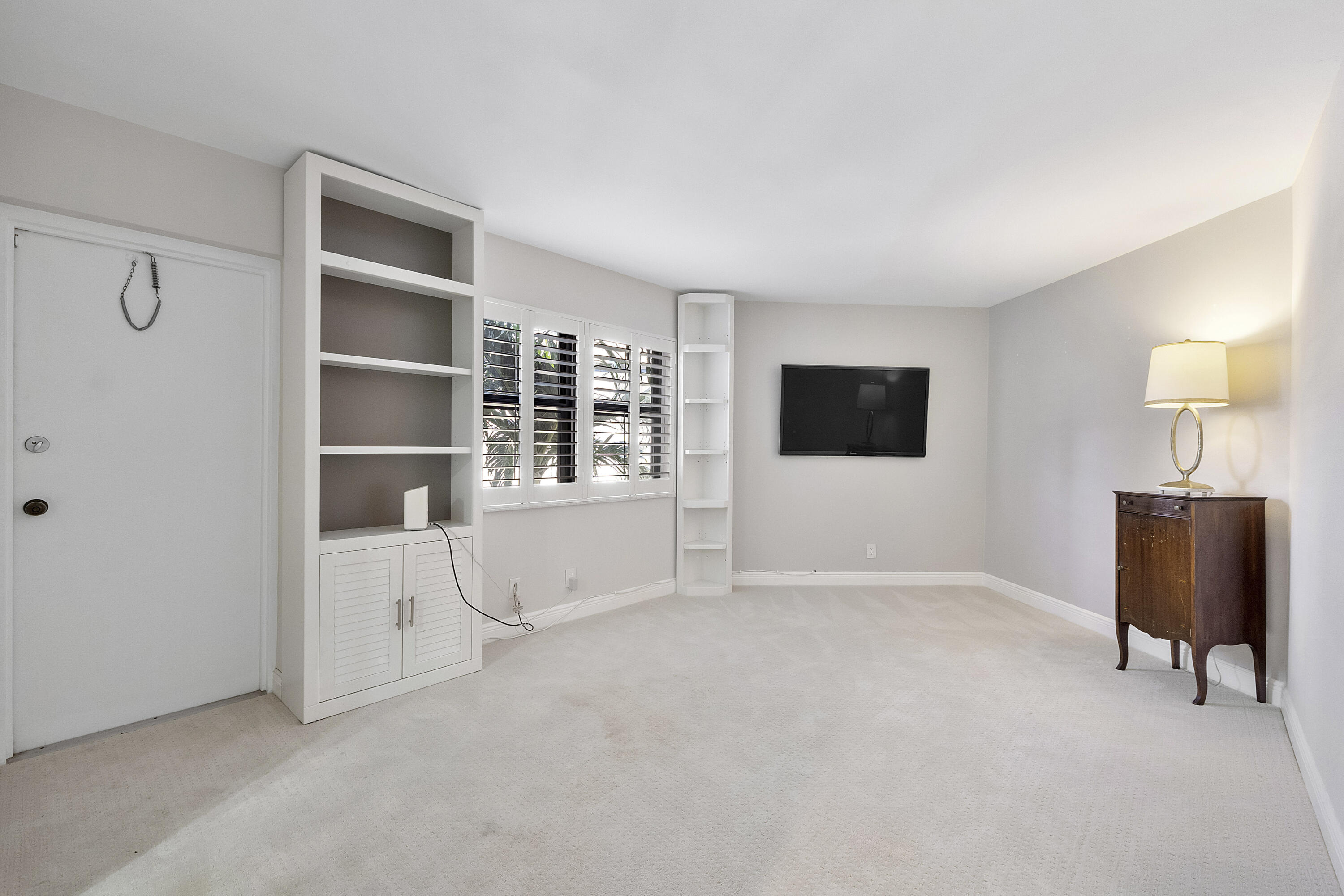 501 N Riverside Drive 203