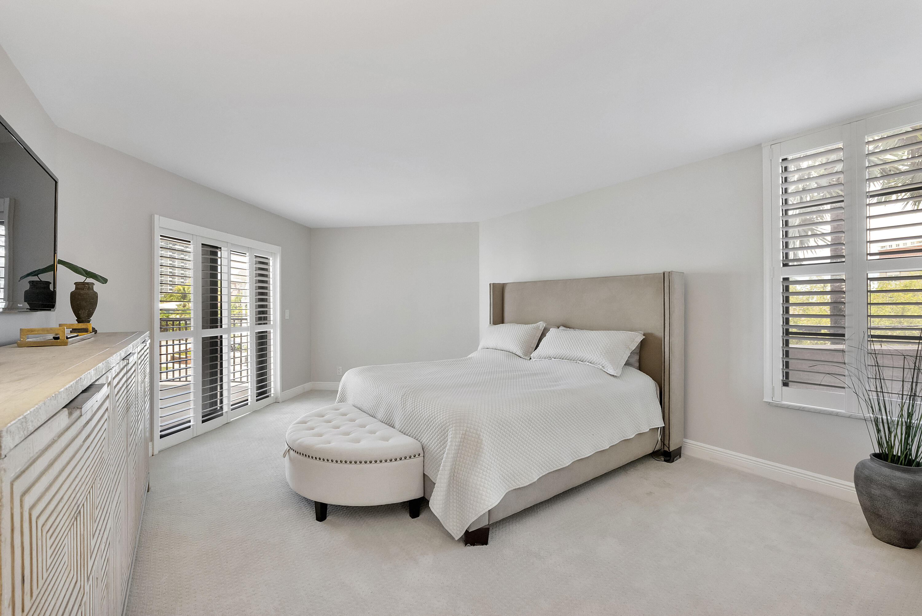 501 N Riverside Drive 203