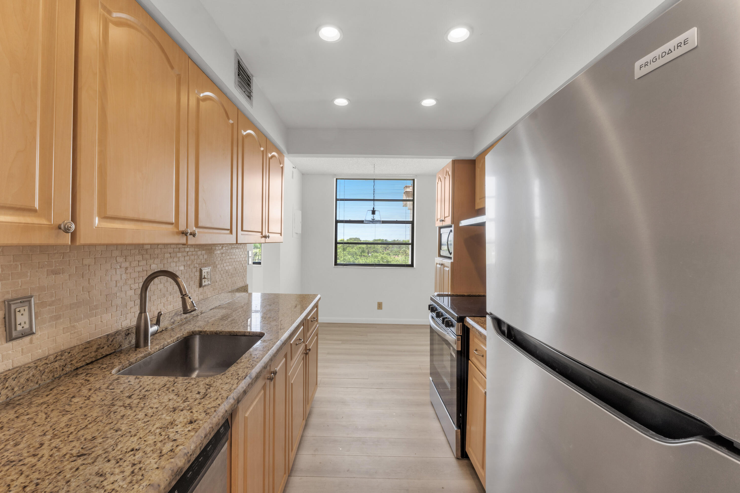 6190 Woodlands Boulevard 513