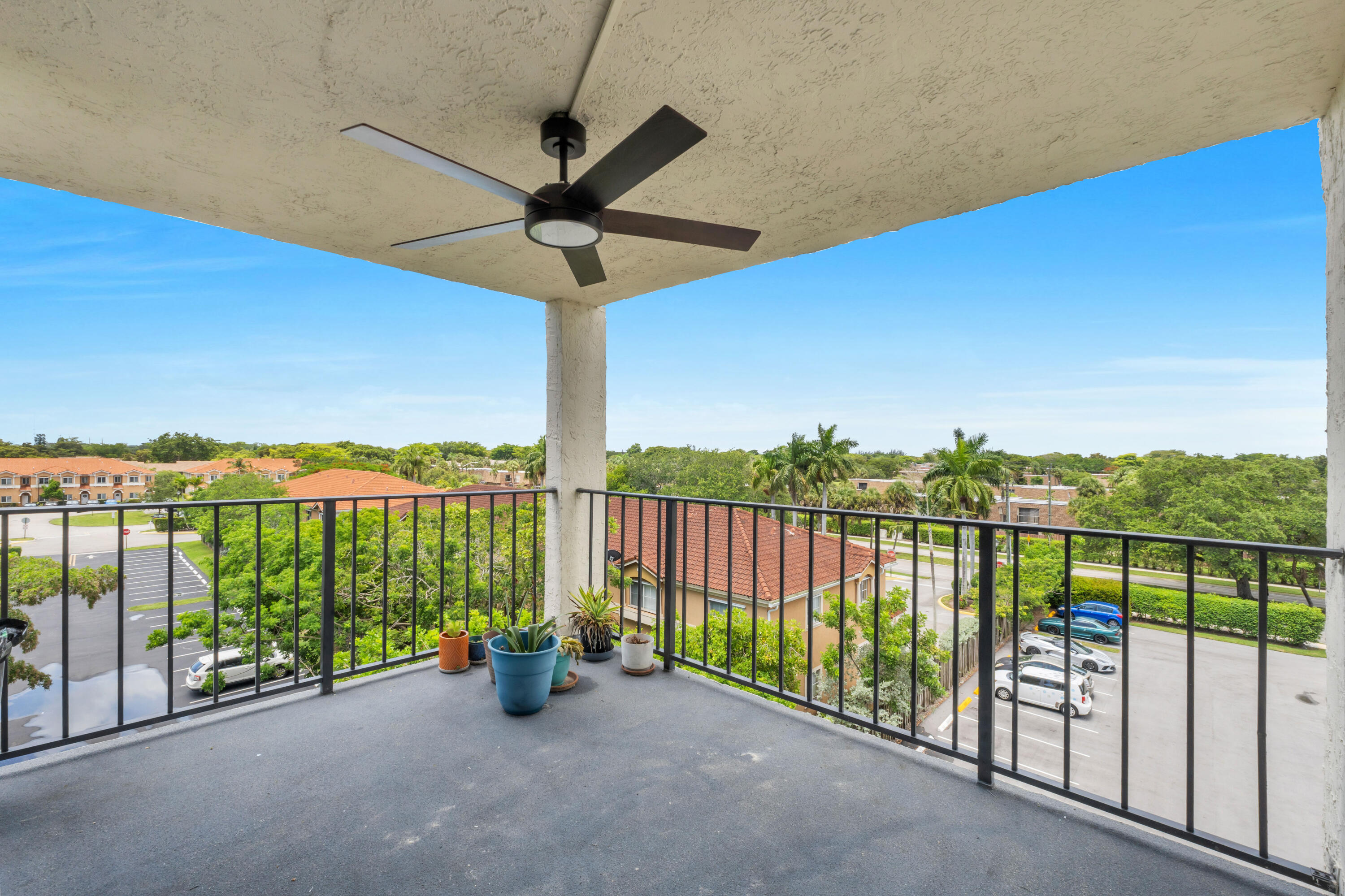 6190 Woodlands Boulevard 513
