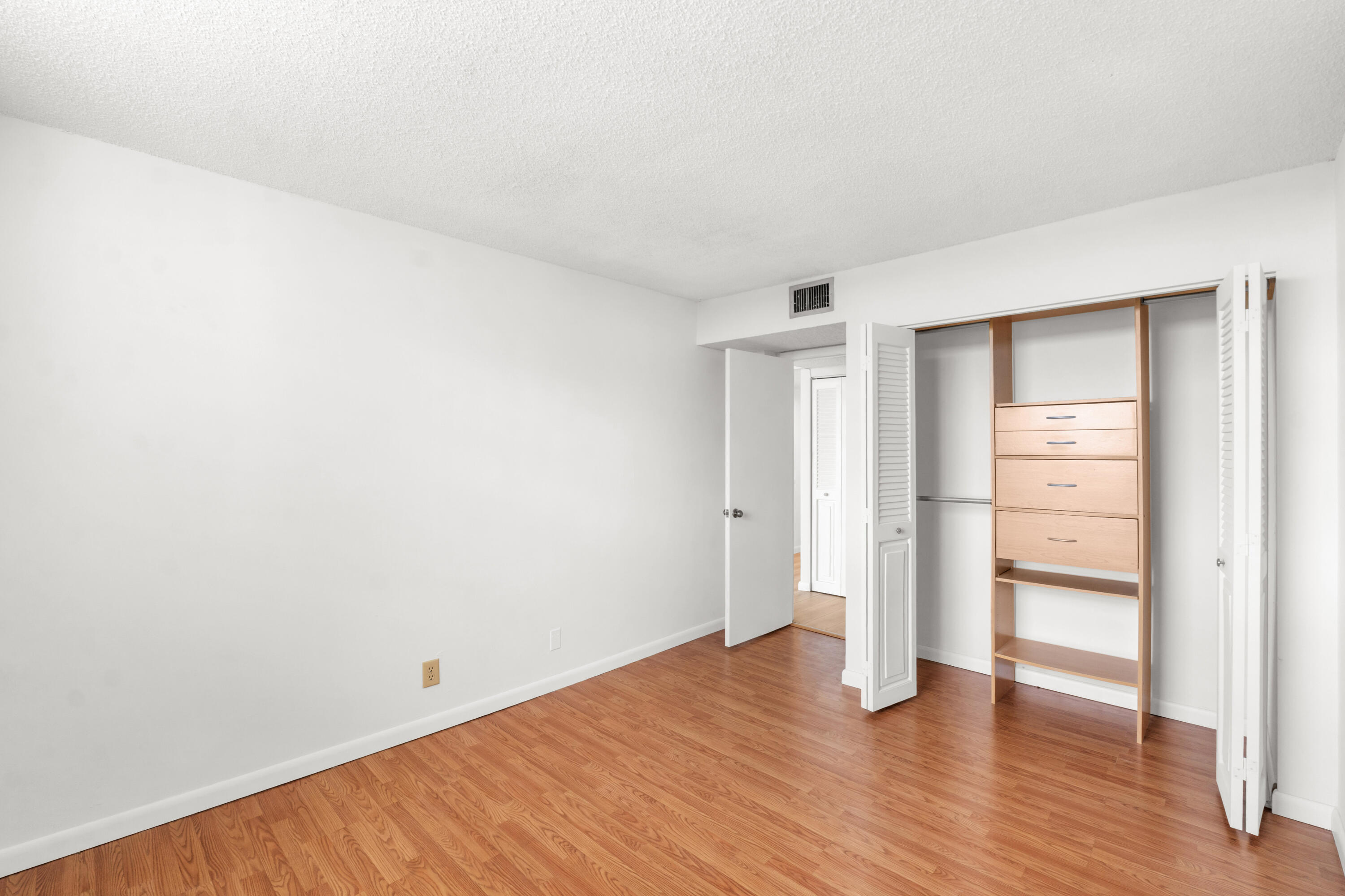 6190 Woodlands Boulevard 513