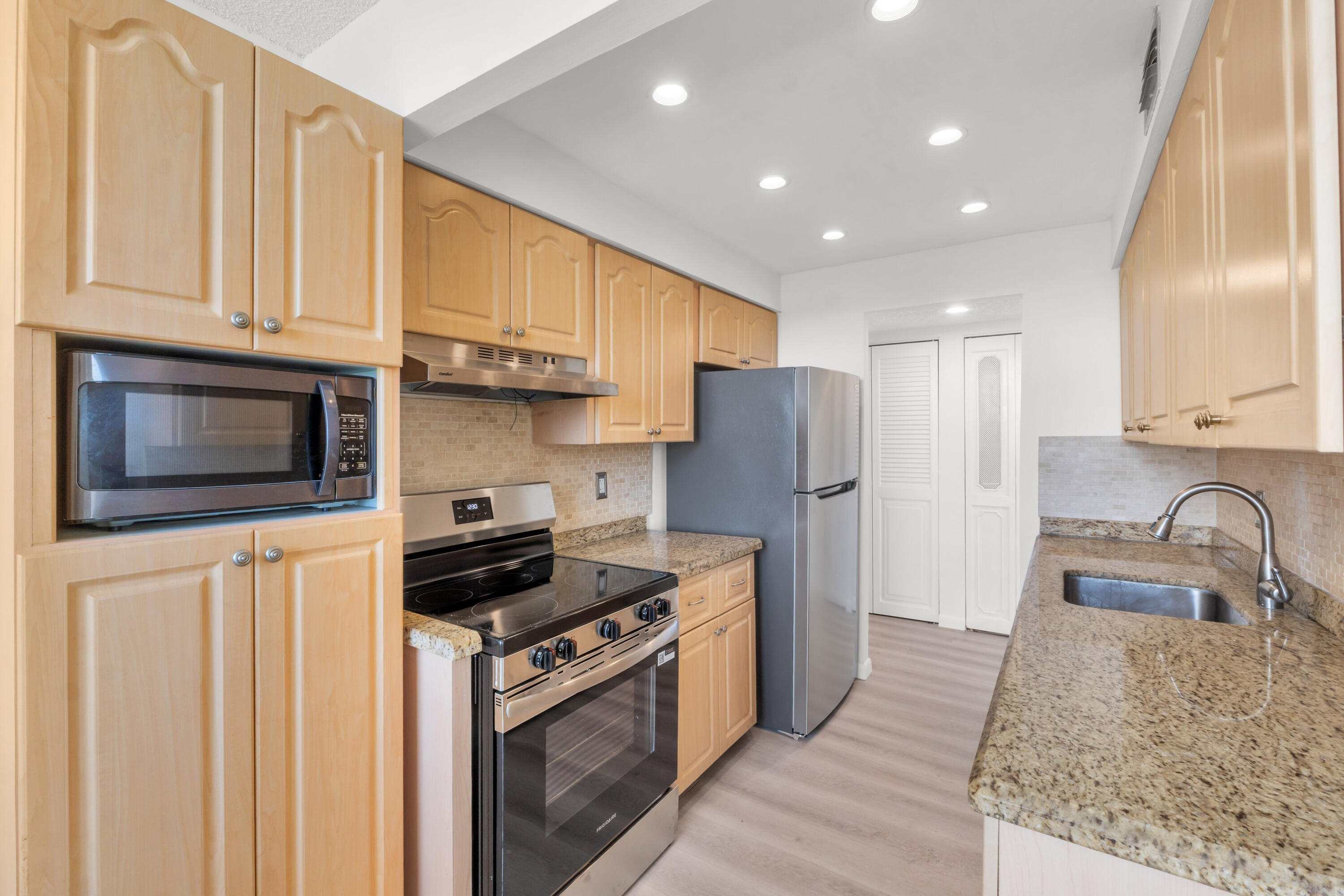 6190 Woodlands Boulevard 513