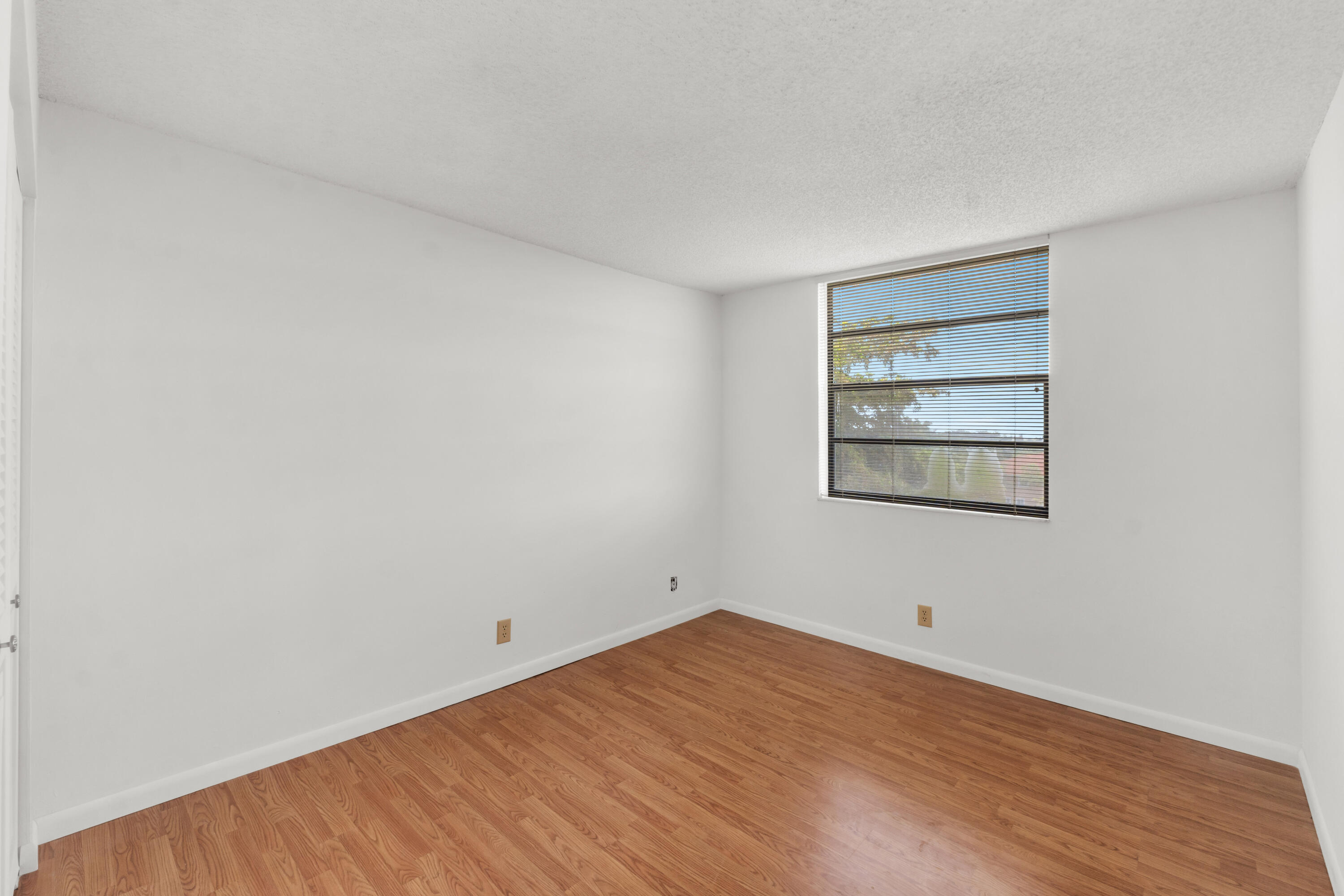 6190 Woodlands Boulevard 513