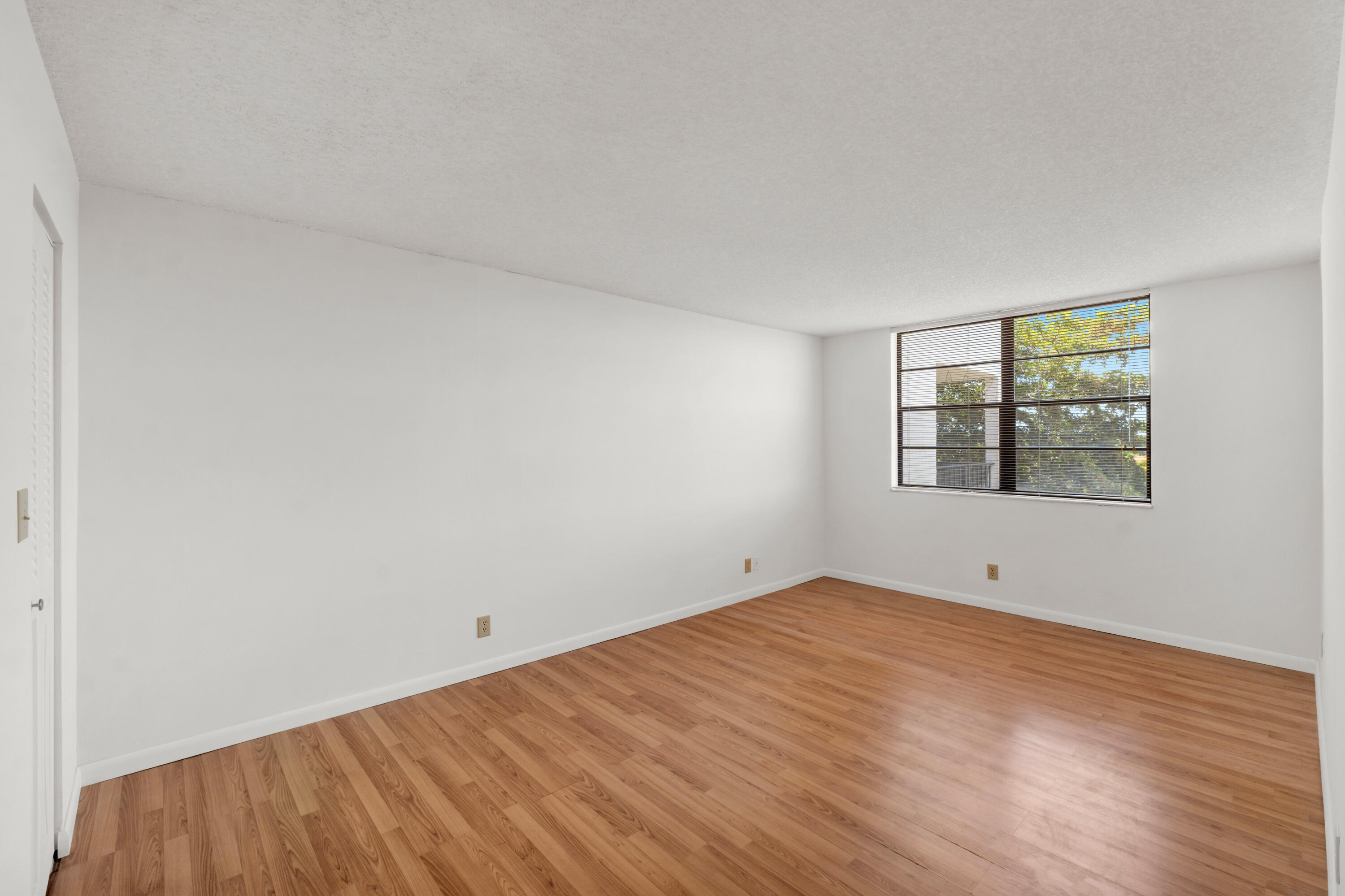 6190 Woodlands Boulevard 513