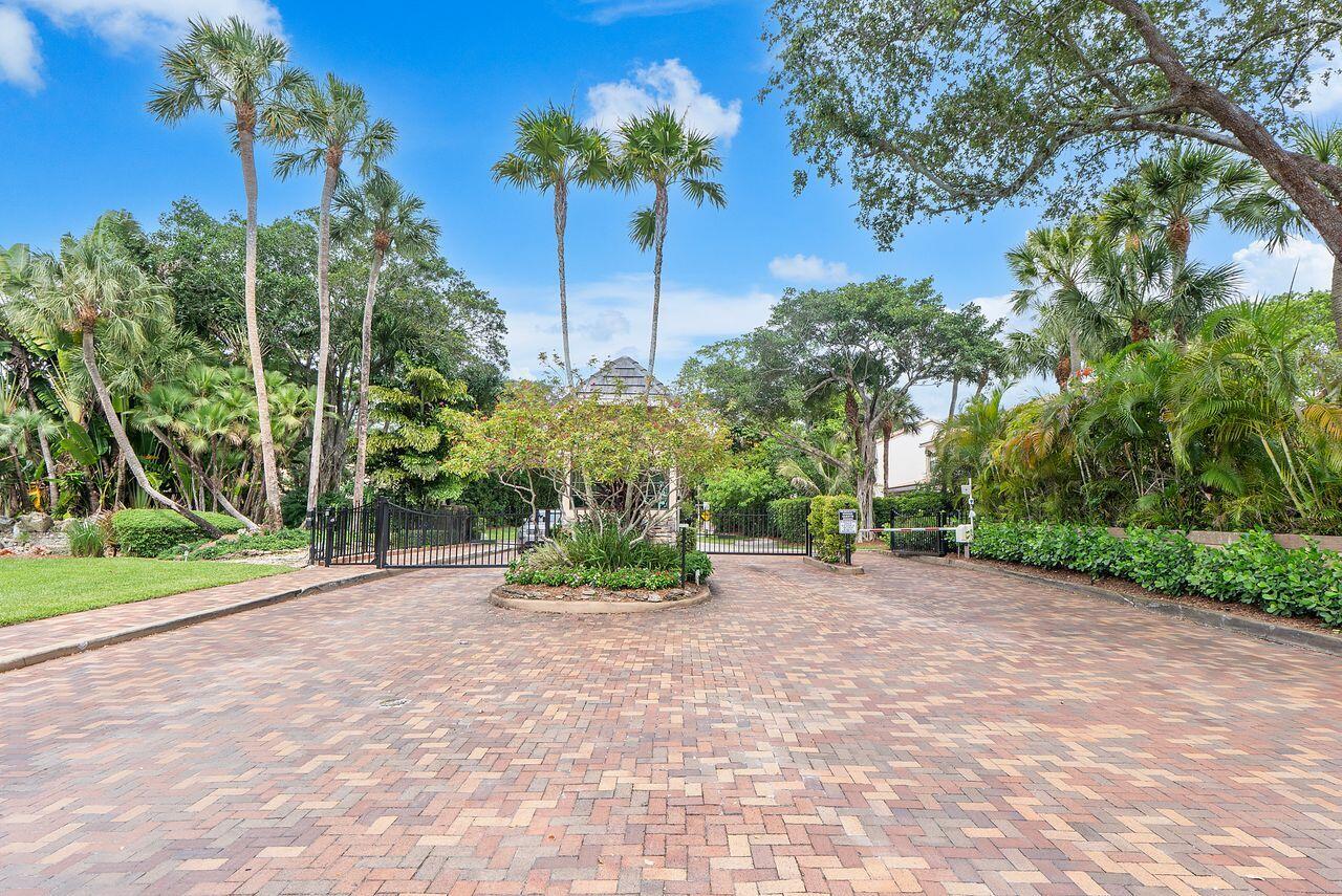 3904 Sanctuary Drive