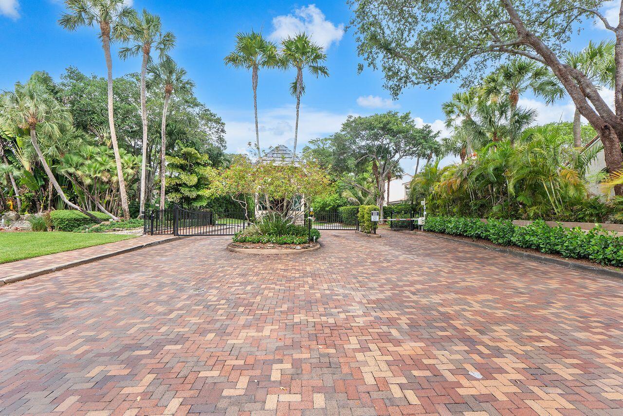 3904 Sanctuary Drive