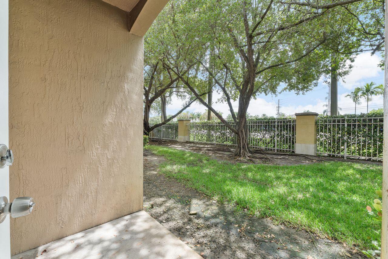 1912 SW 60th Avenue