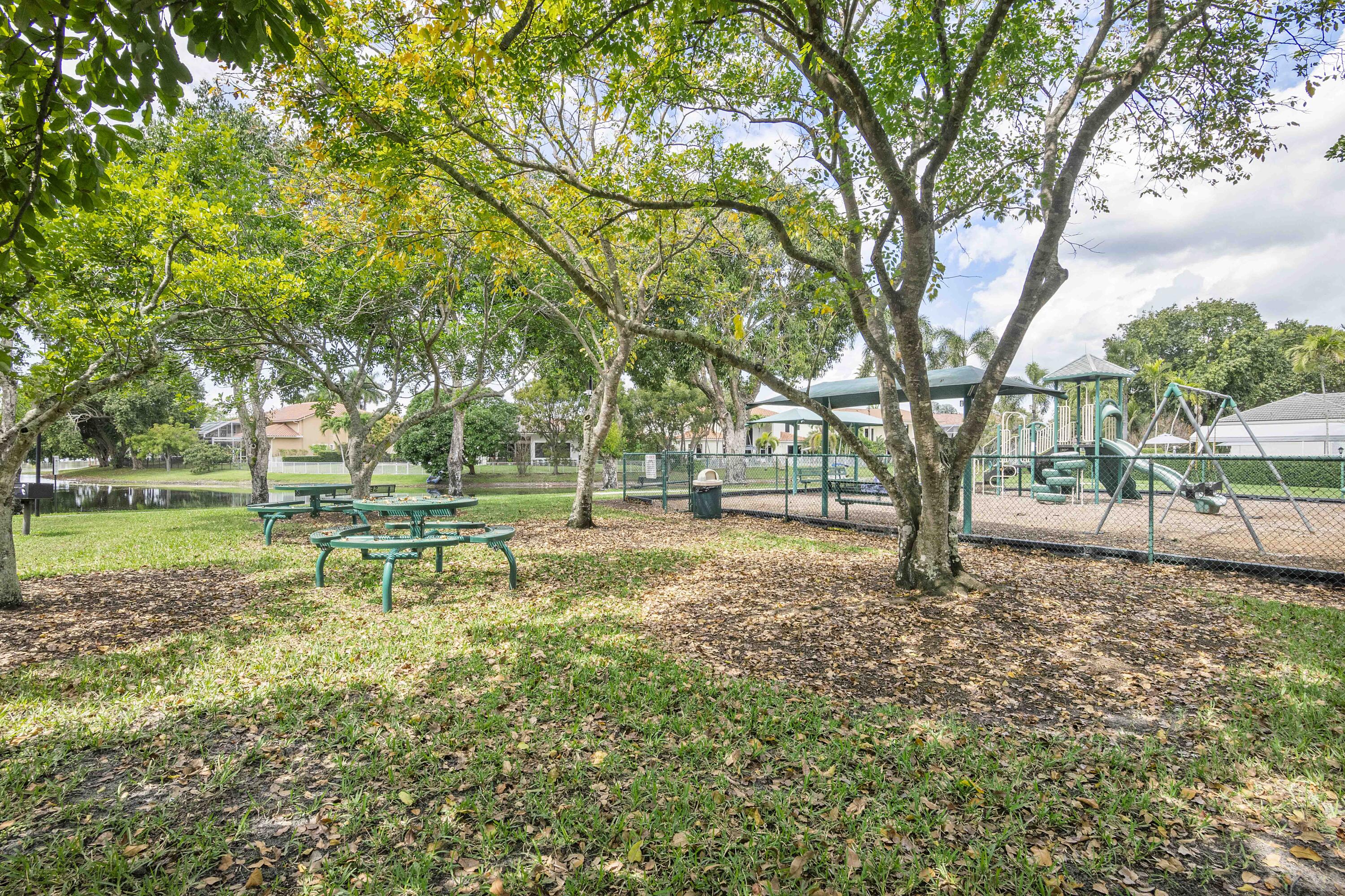 11622 NW 13TH Manor
