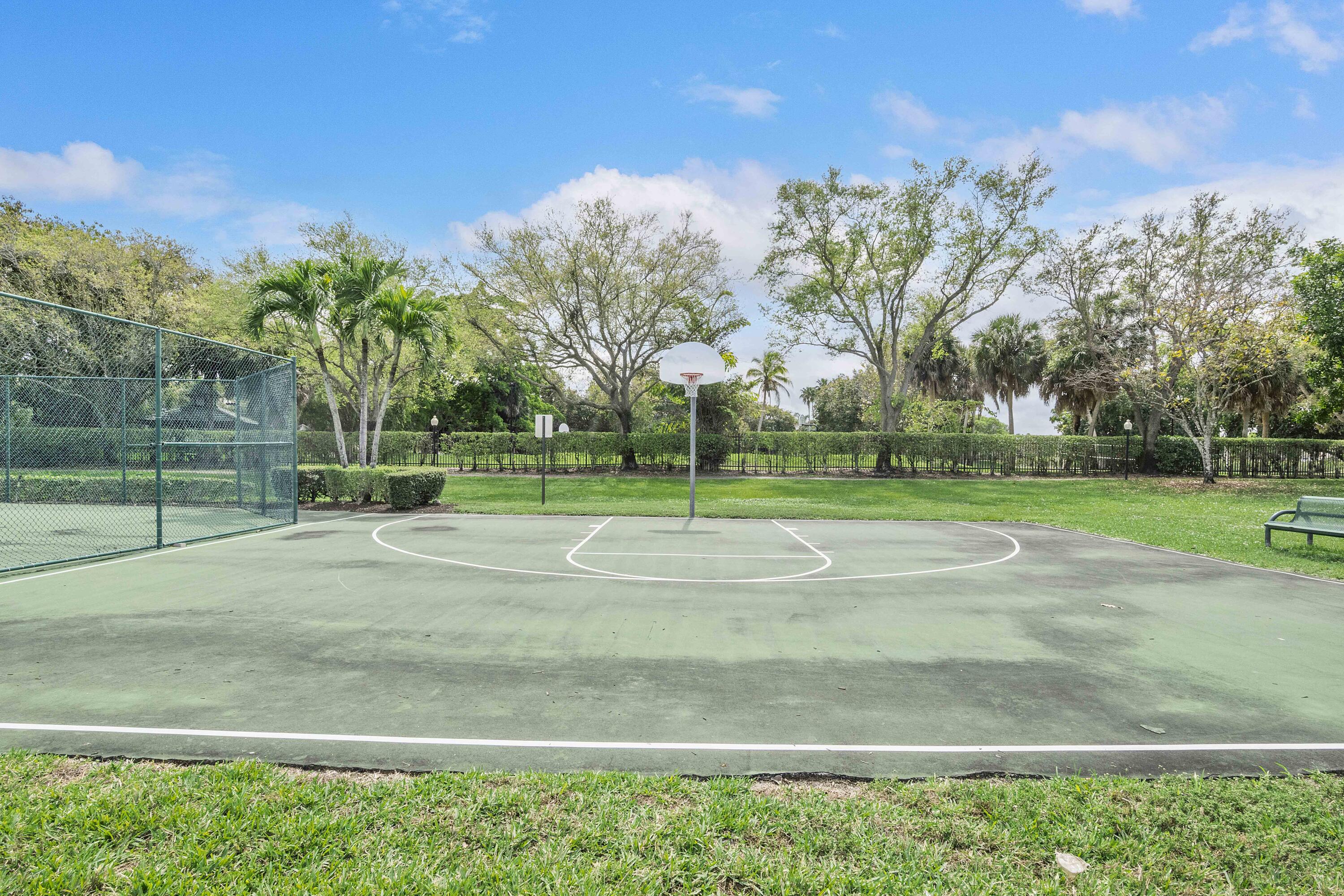 11622 NW 13TH Manor