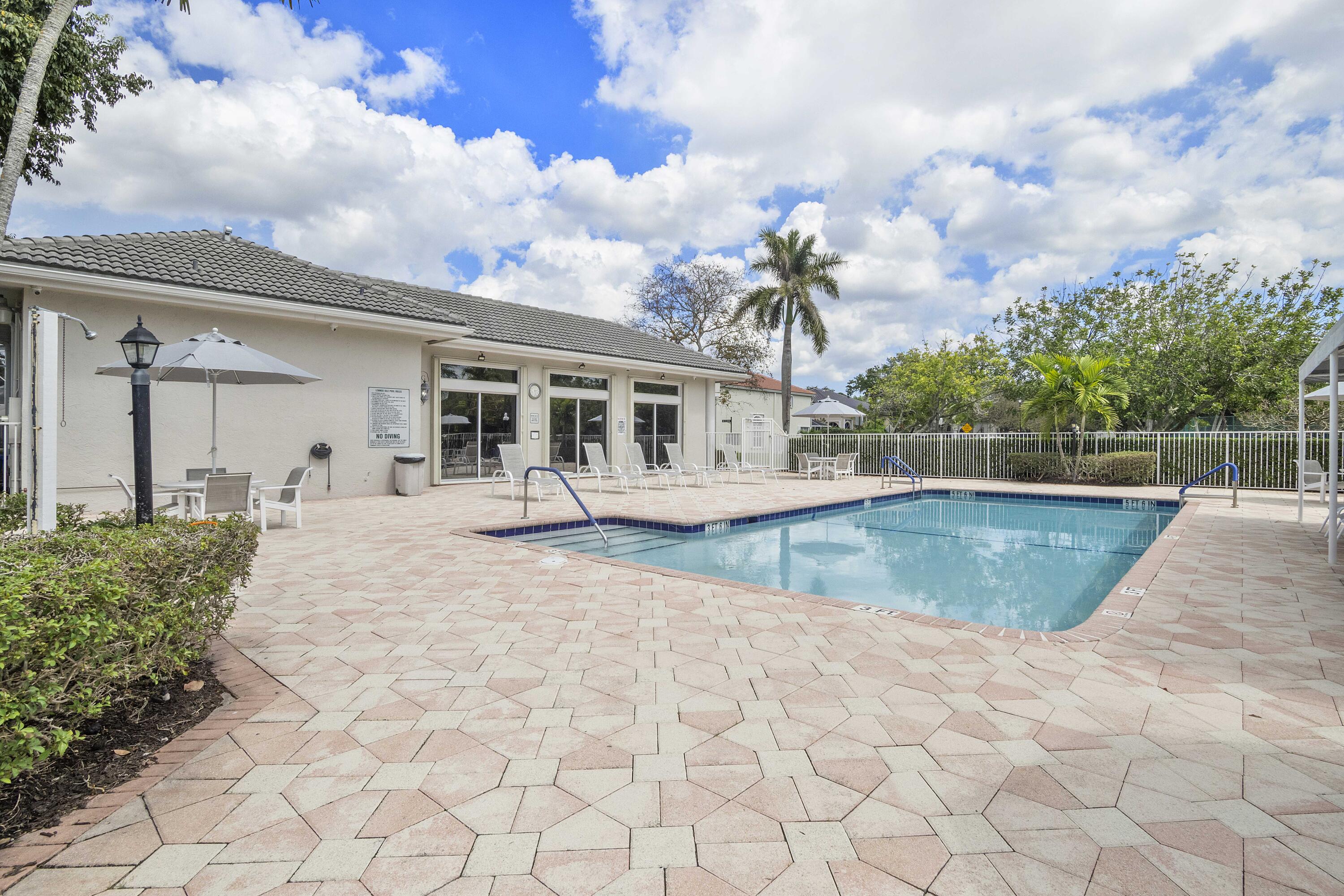 11622 NW 13TH Manor
