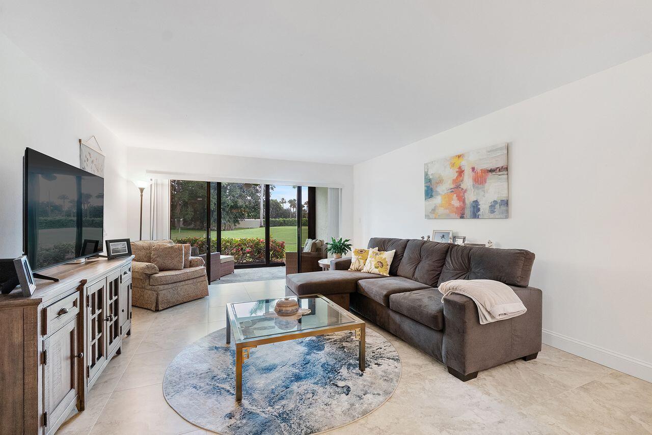 5055 Oak Hill Lane 213