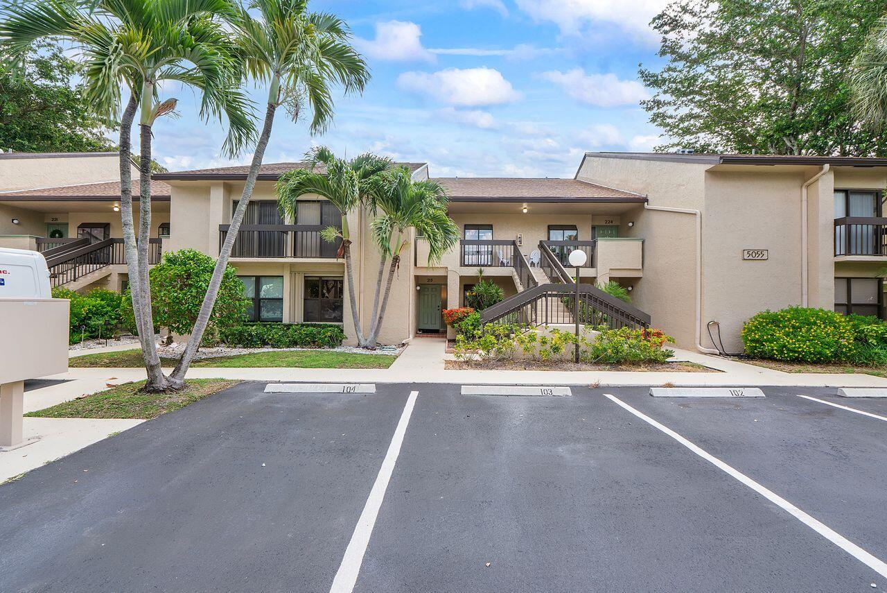 5055 Oak Hill Lane 213
