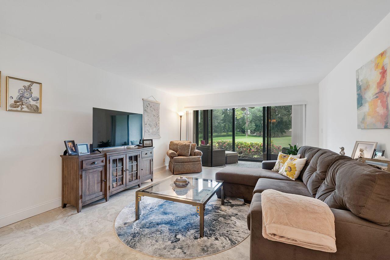 5055 Oak Hill Lane 213
