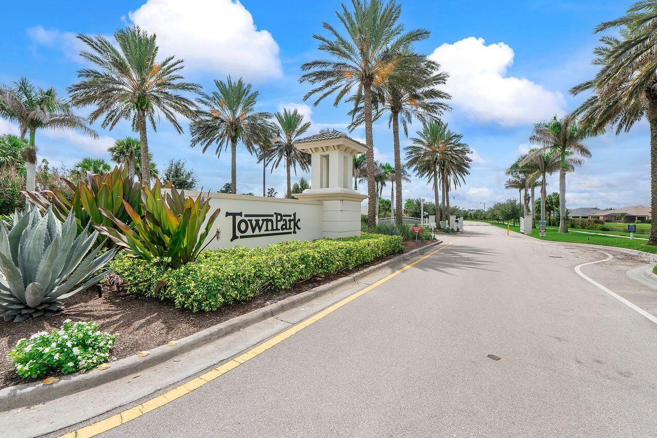 11151 SW Lake Park Drive, Port St. Lucie