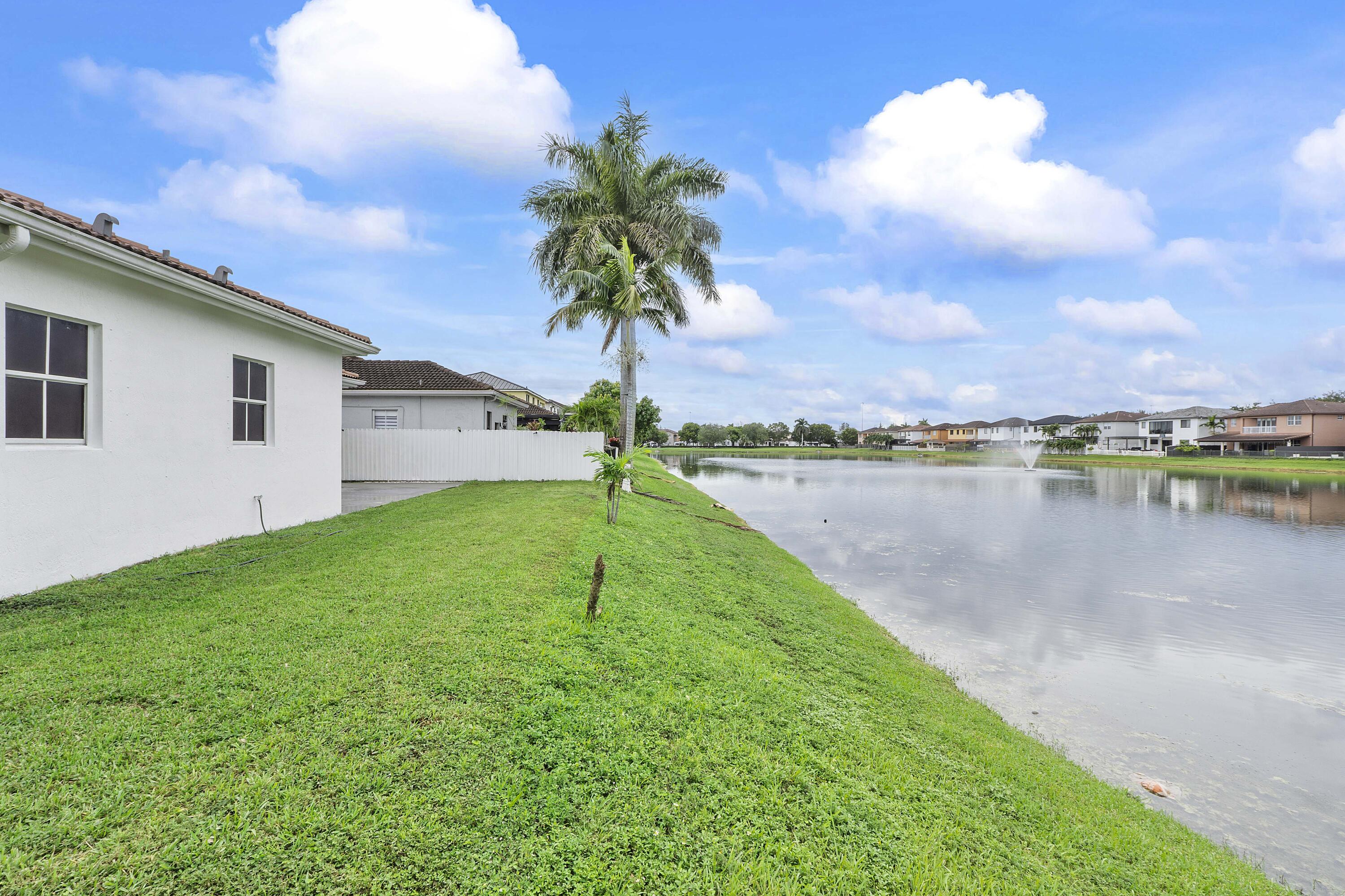8911 NW 178th Lane