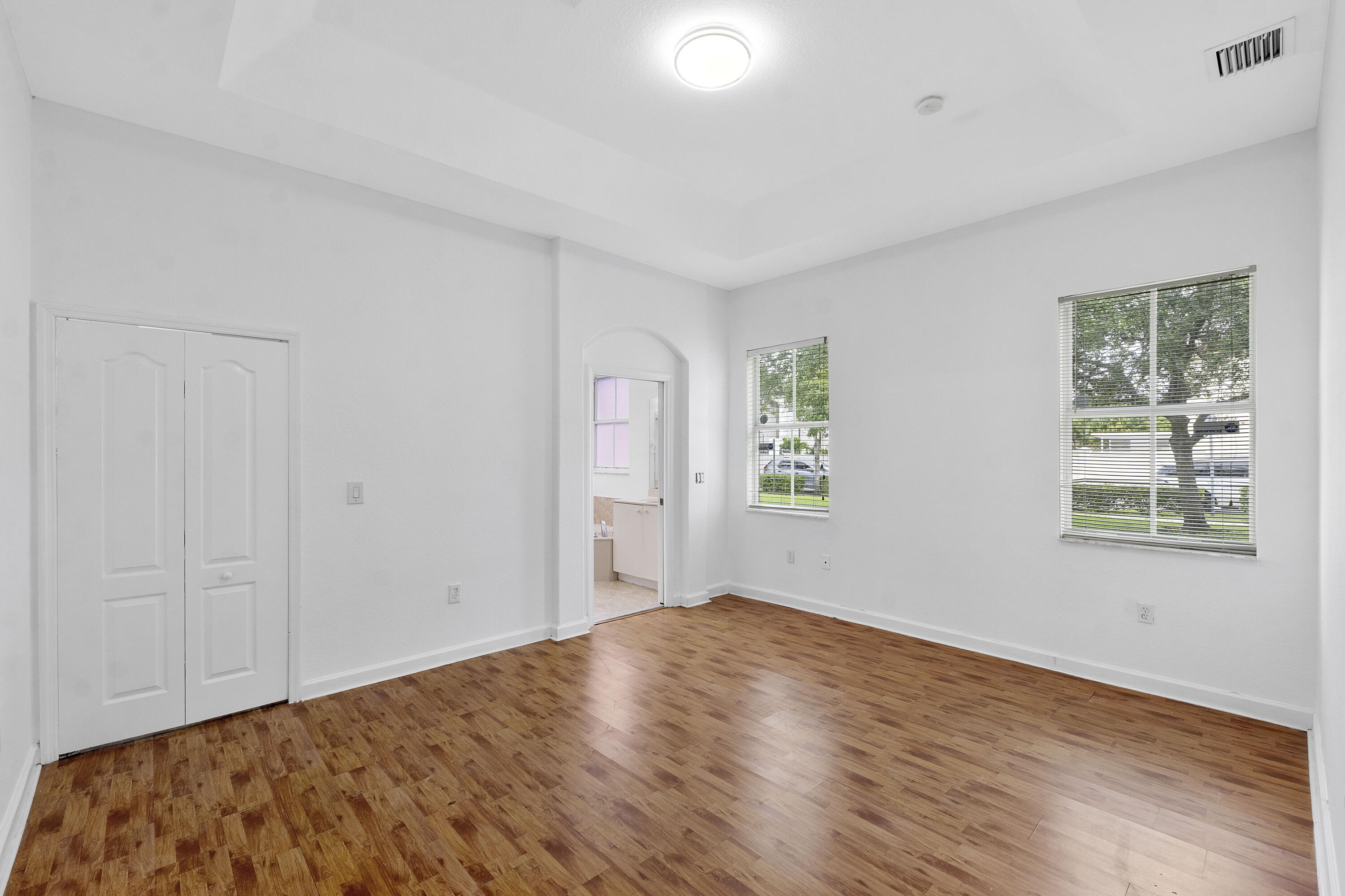 8911 NW 178th Lane