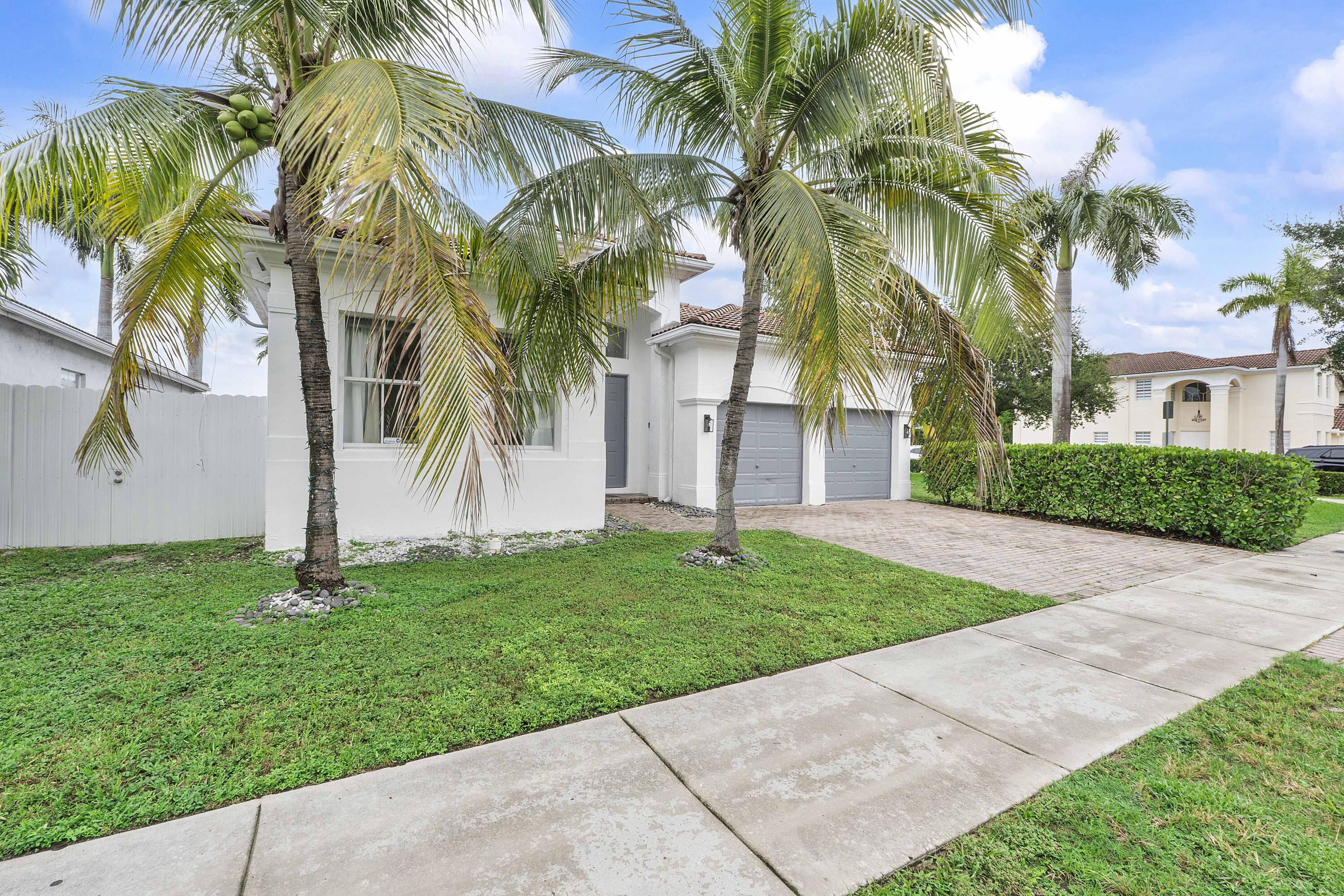 8911 NW 178th Lane