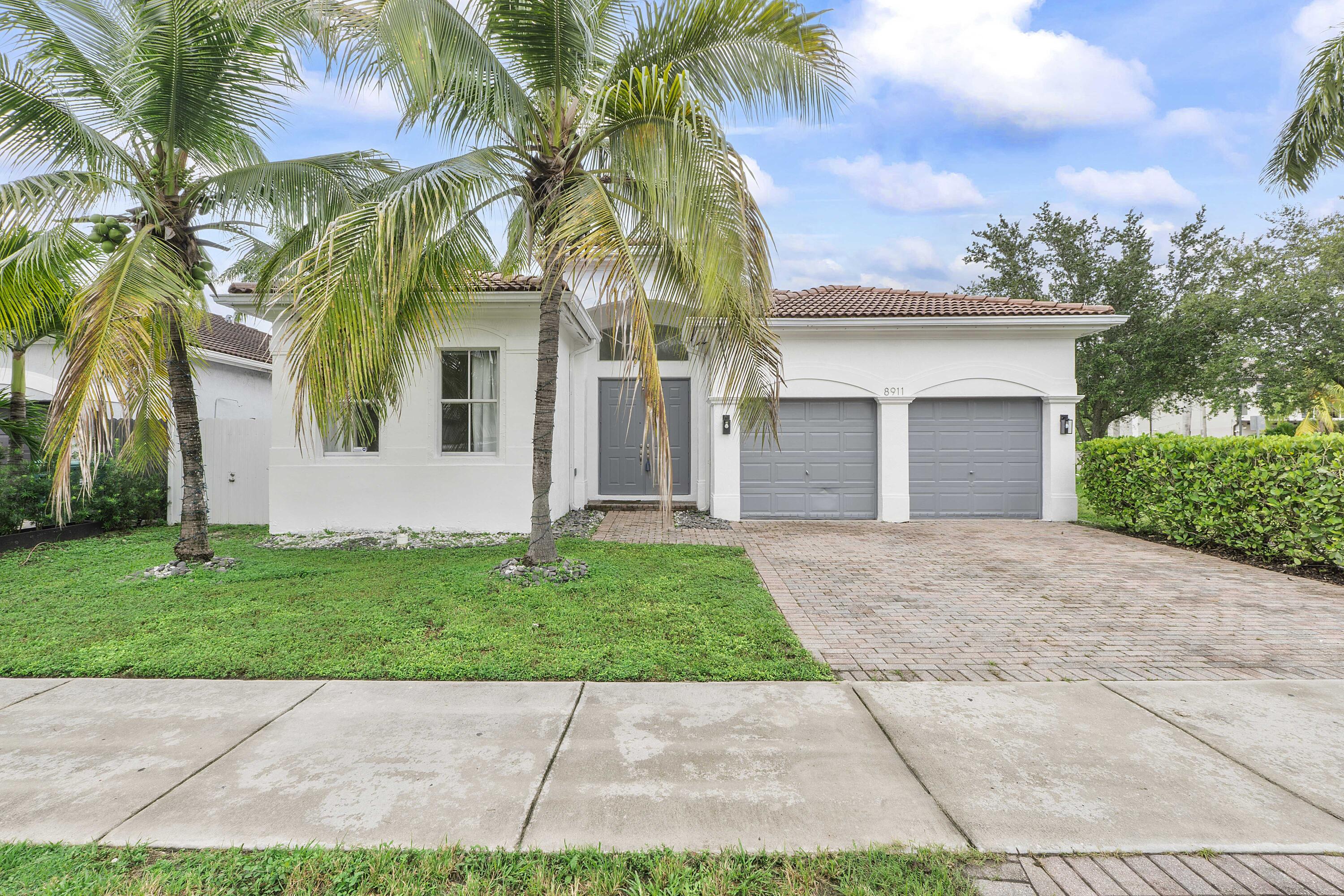 8911 NW 178th Lane