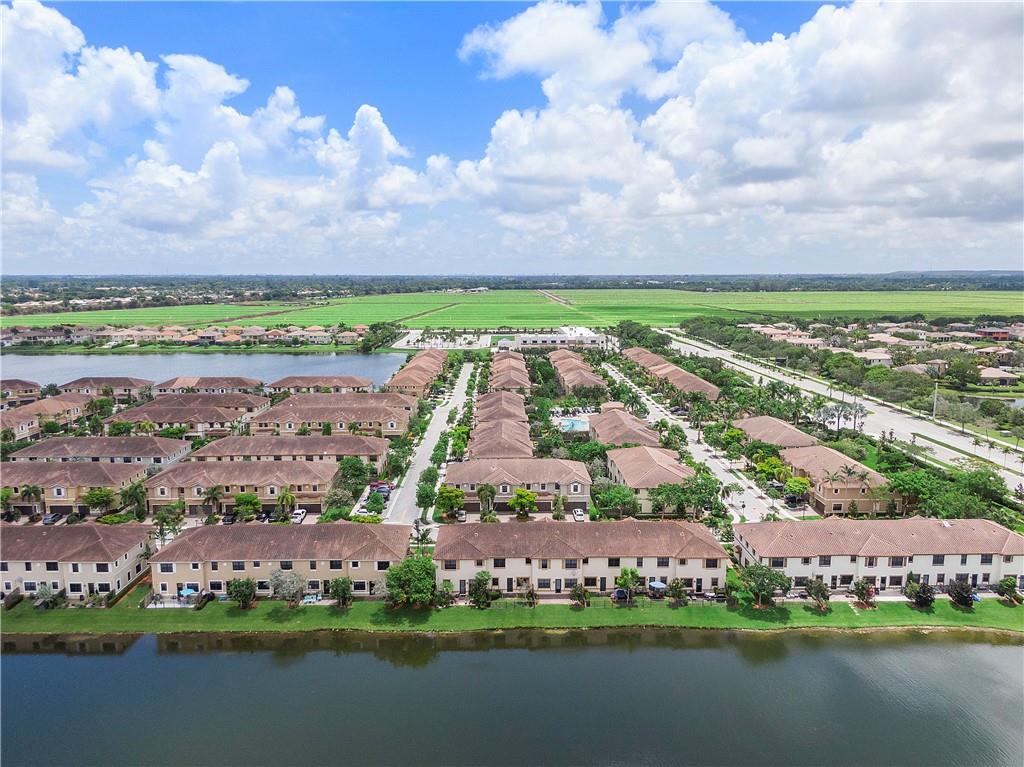 8421 Lakeview Trl 8421