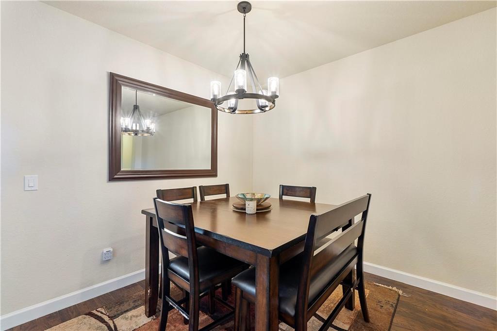 8421 Lakeview Trl 8421