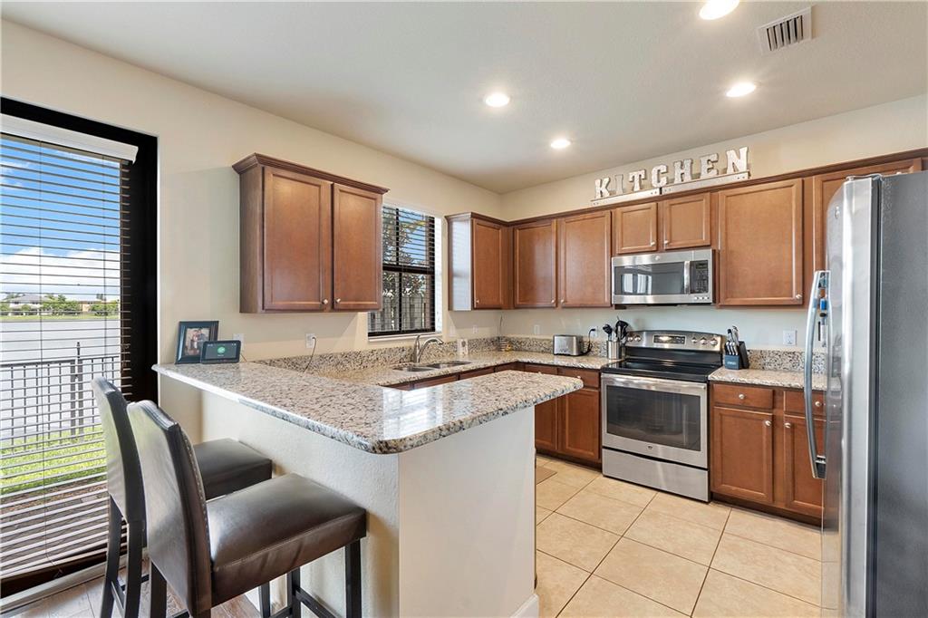 8421 Lakeview Trl 8421