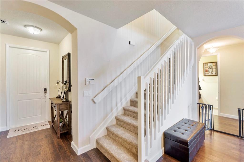 8421 Lakeview Trl 8421