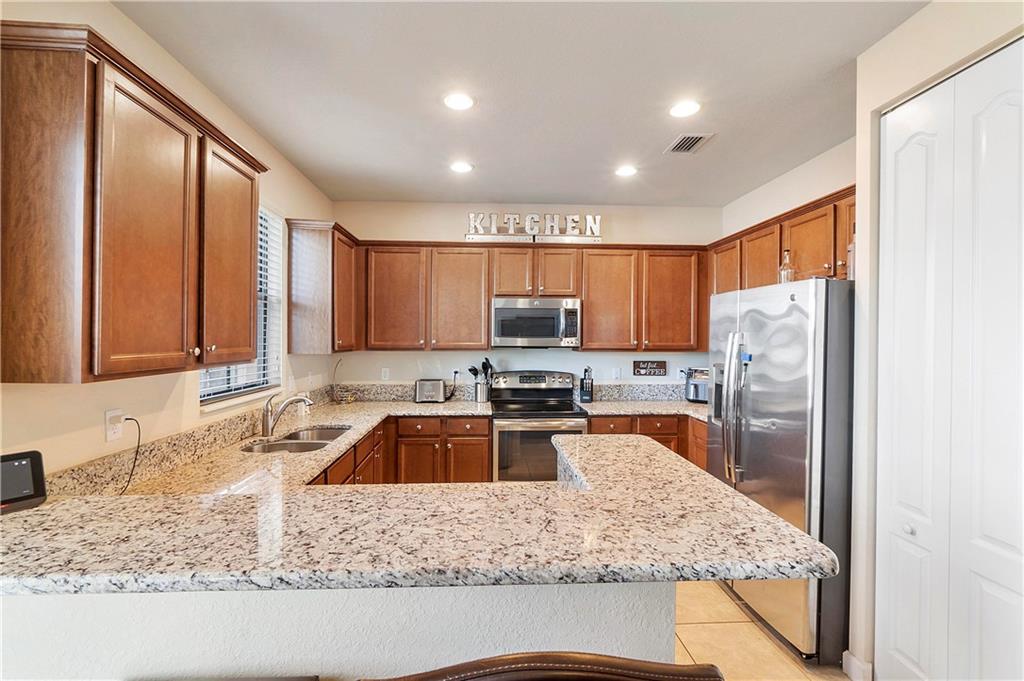 8421 Lakeview Trl 8421