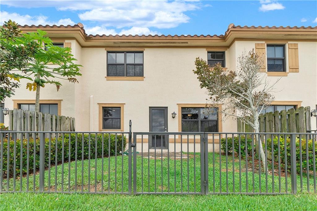 8421 Lakeview Trl 8421