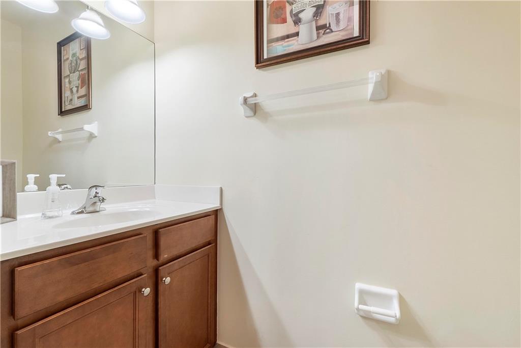 8421 Lakeview Trl 8421