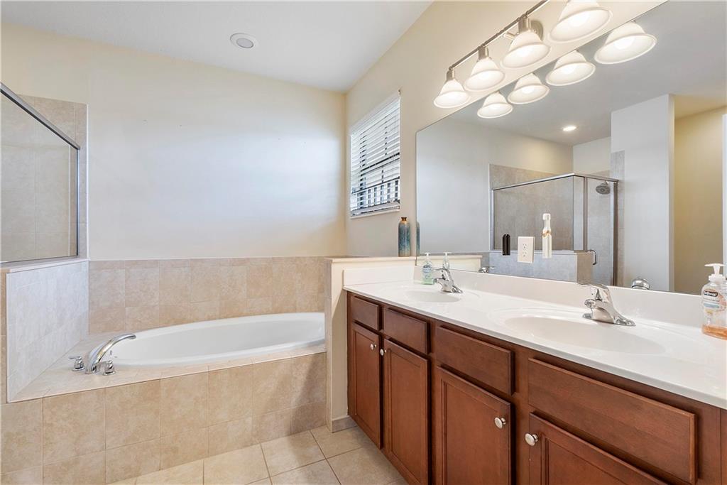 8421 Lakeview Trl 8421