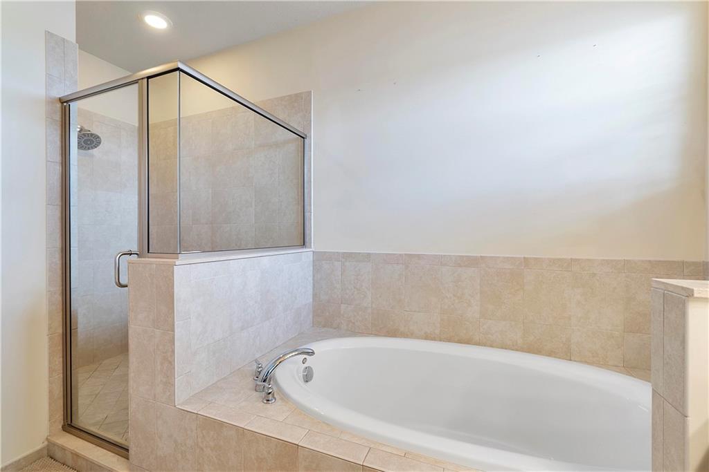 8421 Lakeview Trl 8421