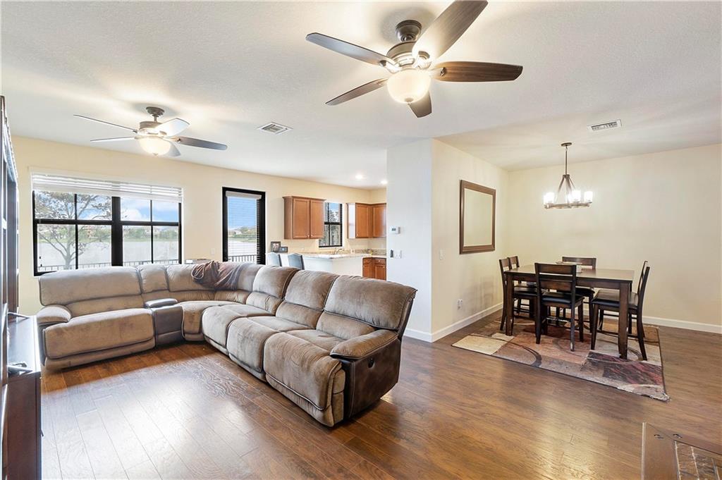 8421 Lakeview Trl 8421