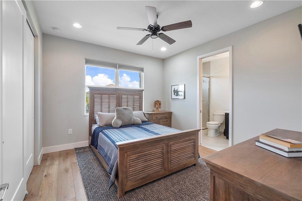 15384 Seaglass Terrace Ln