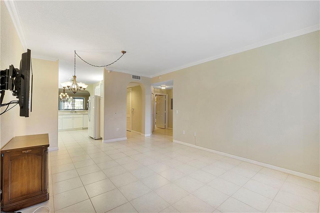 7623 Southampton Ter 216